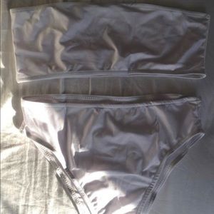 WHITE TUBE TOP BIKINI. SMALL.